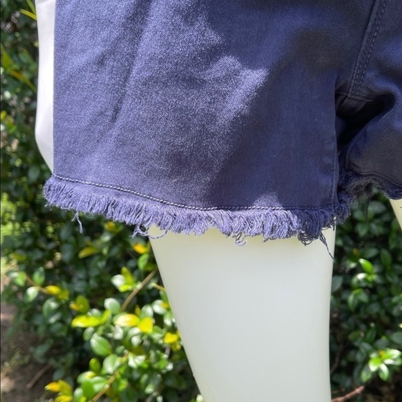 💋Michael Kors Frayed Raw Hem Navy Denim Studded Shorts - Picture 4 of 9